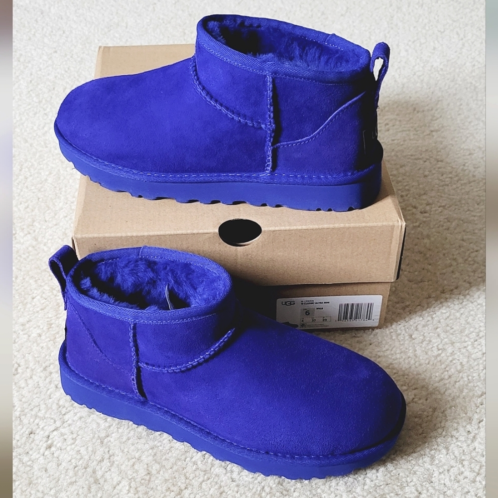 NIB UGG Classic Ultra Mini Sz 6 Blue